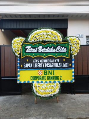 Papan Bunga Duka di Kampa